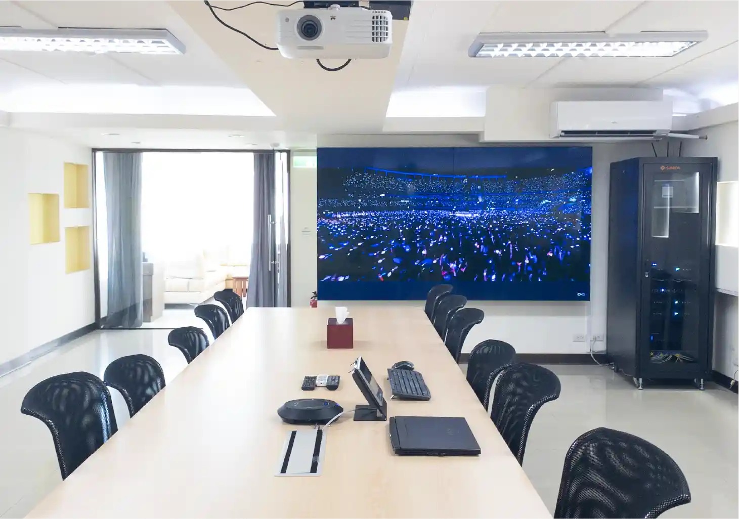 Smart Integration & Easy Connectivity